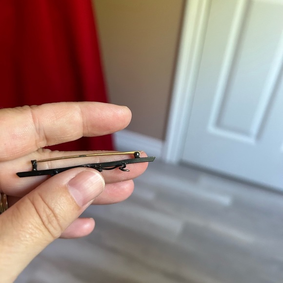 4/$50 vintage 1900 minimalist Black Floral bar brooch Pin 💚 - Picture 5 of 9